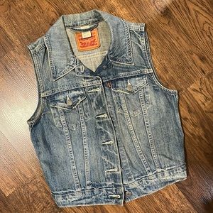 {LEVI’S} Denim vest